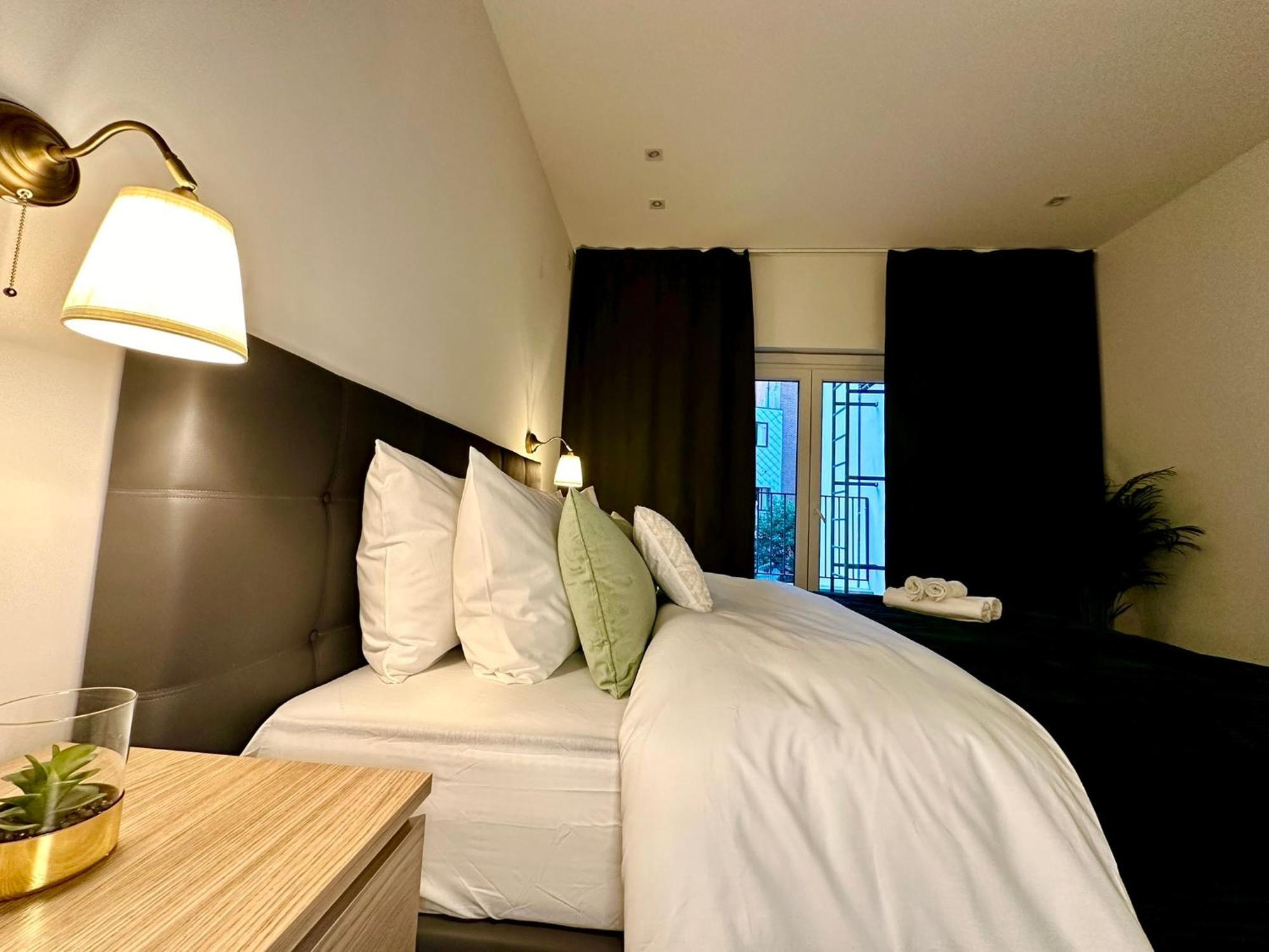 Luxury Suites Park By Rikas Hotels Antwerp Exterior photo
